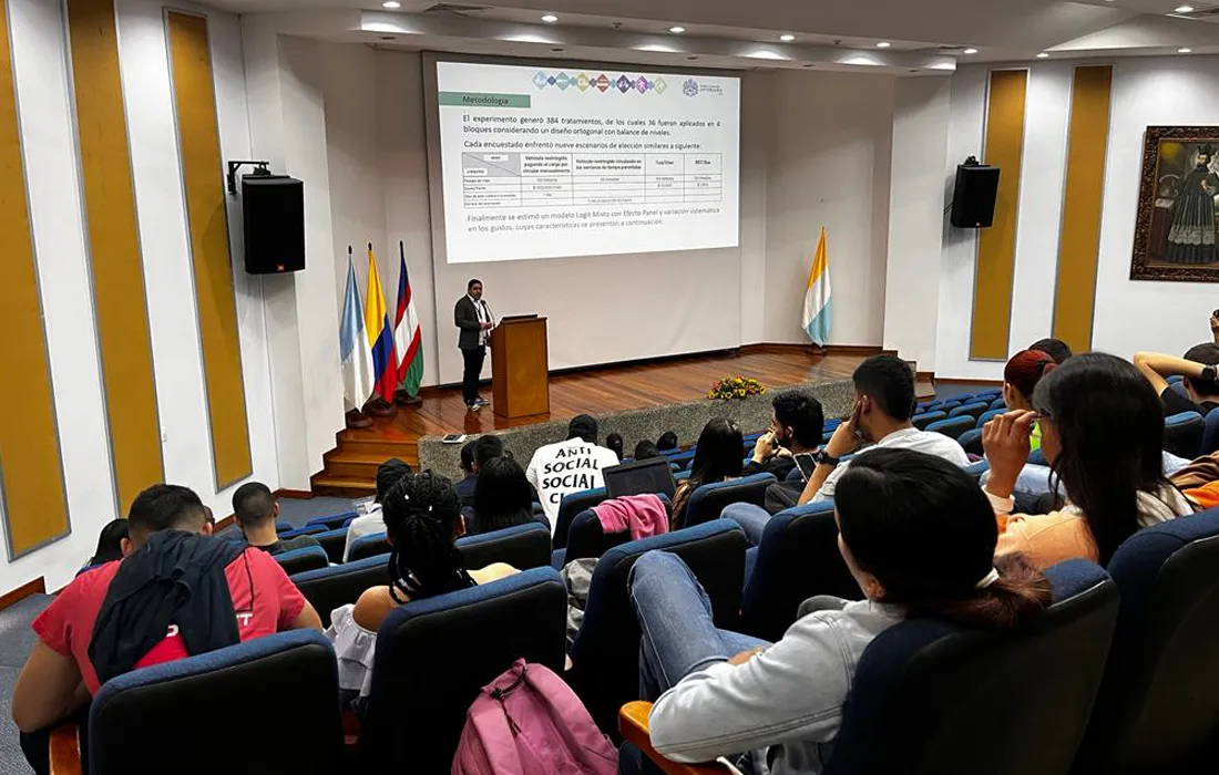 Programa de Ingeniería Civil, anfitrión del Foro sobre Sistemas de Transporte Asequibles y Sostenibles