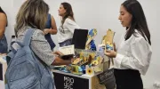 Estudiantes exponiendo en PROYECTA Estudiantes exponiendo en PROYECTA