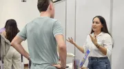 Estudiantes exponiendo en PROYECTA Estudiantes exponiendo en PROYECTA