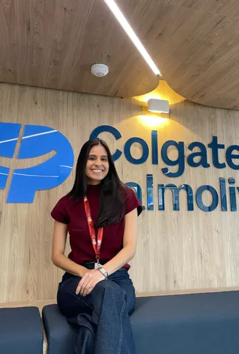 Egresada javeriana impulsa la comunicación estratégica en Colgate-Palmolive